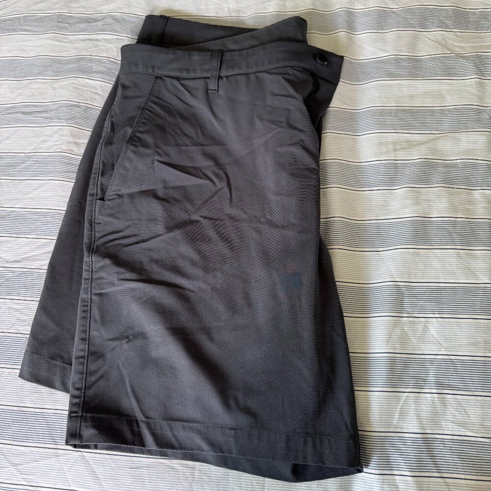 Vuori Meta Shorts